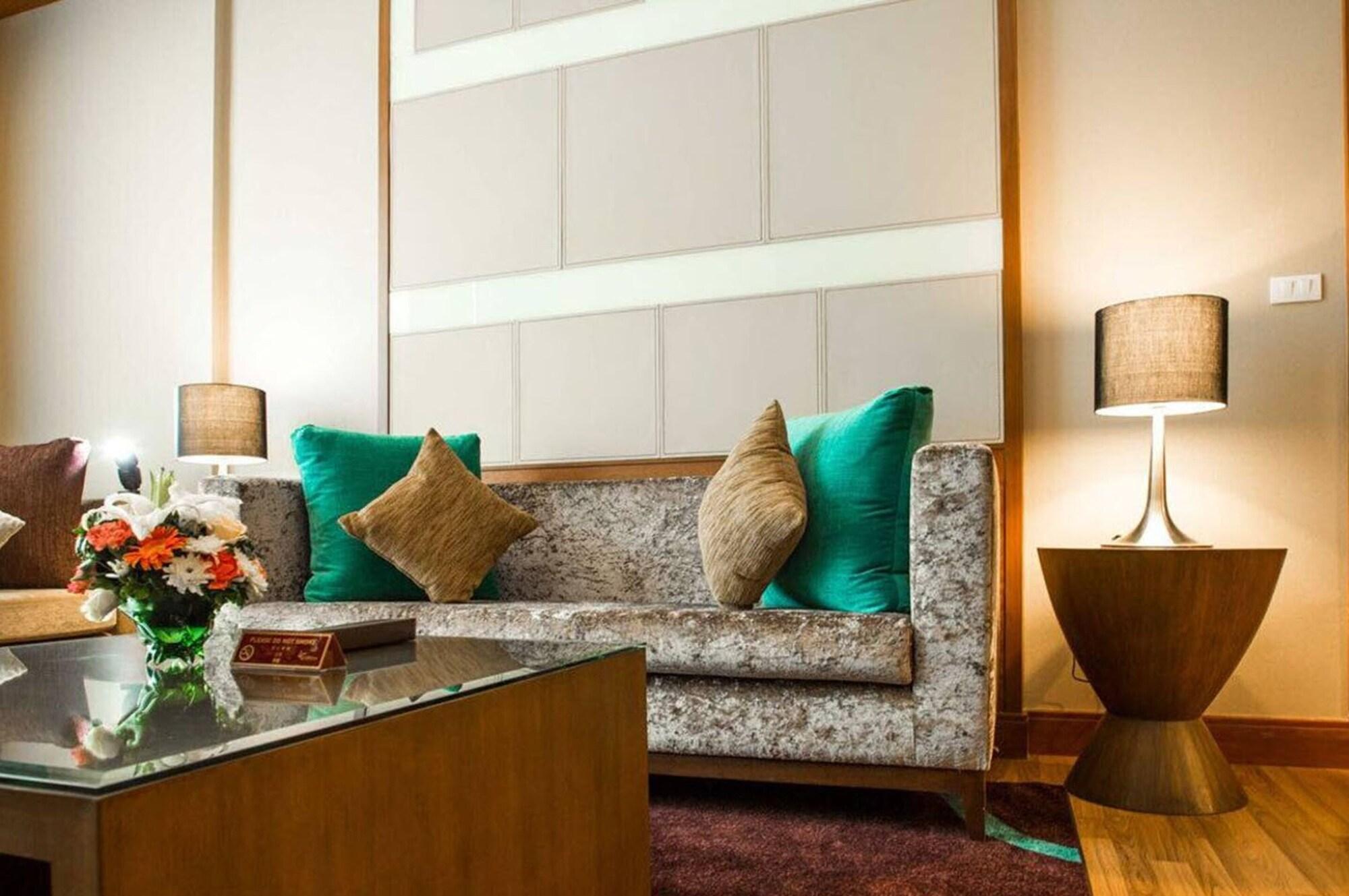 The Grand Fourwings Convention Hotel Bangkok Exterior photo