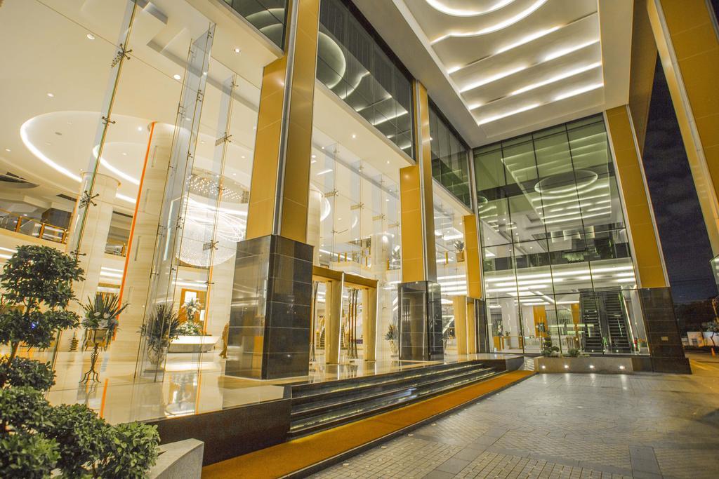 The Grand Fourwings Convention Hotel Bangkok Exterior photo
