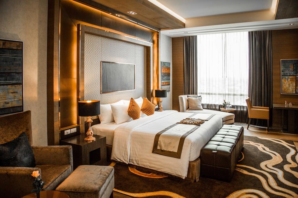 The Grand Fourwings Convention Hotel Bangkok Exterior photo