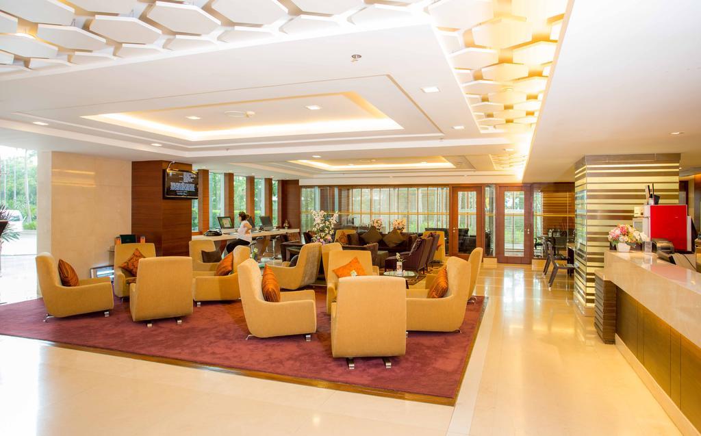 The Grand Fourwings Convention Hotel Bangkok Exterior photo