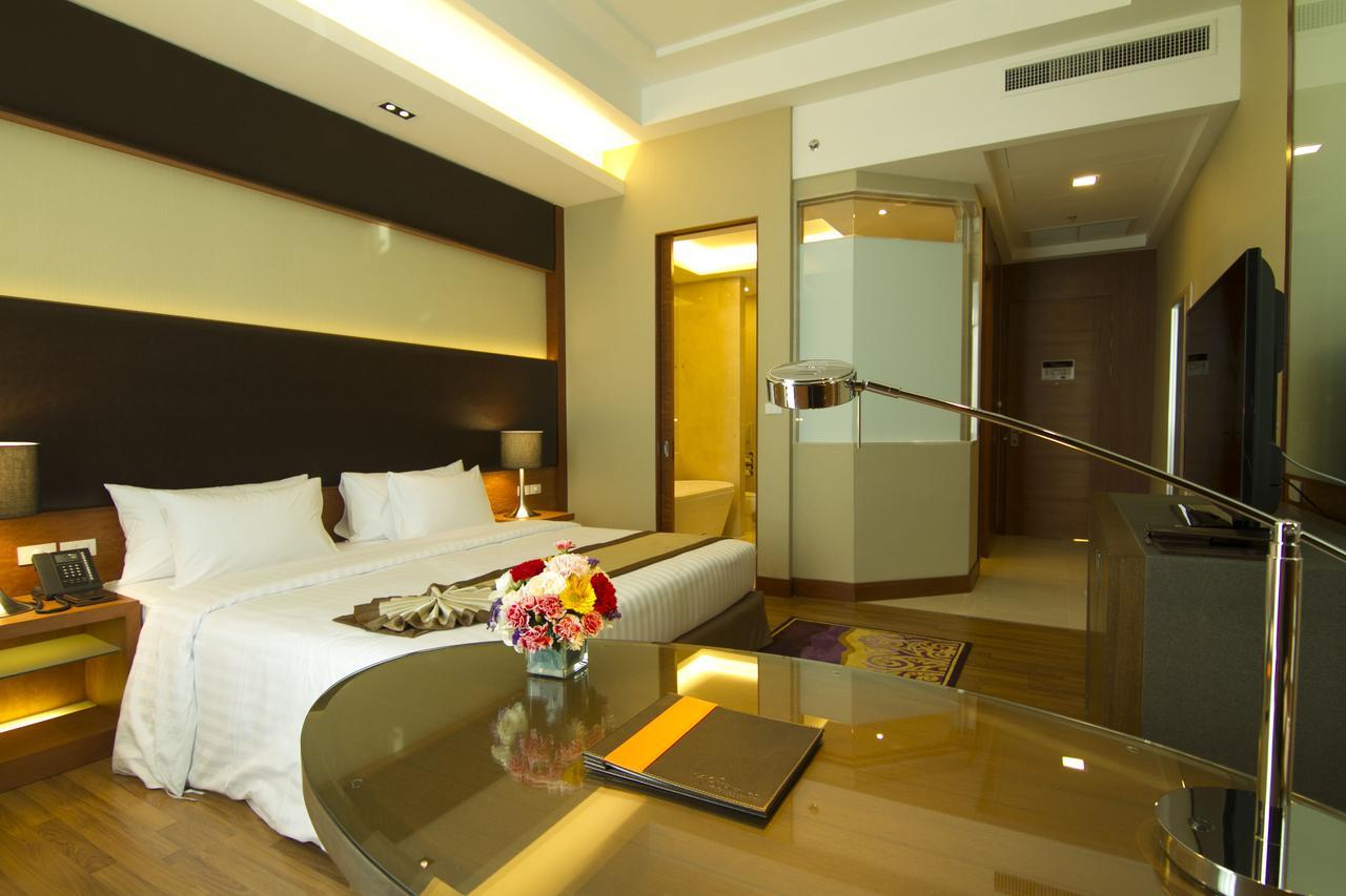 The Grand Fourwings Convention Hotel Bangkok Exterior photo