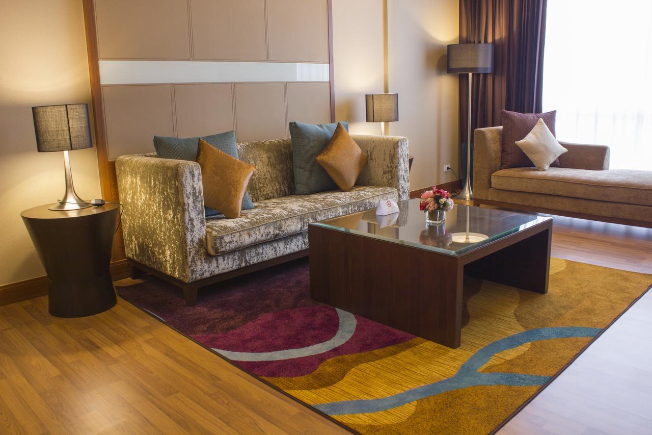 The Grand Fourwings Convention Hotel Bangkok Exterior photo