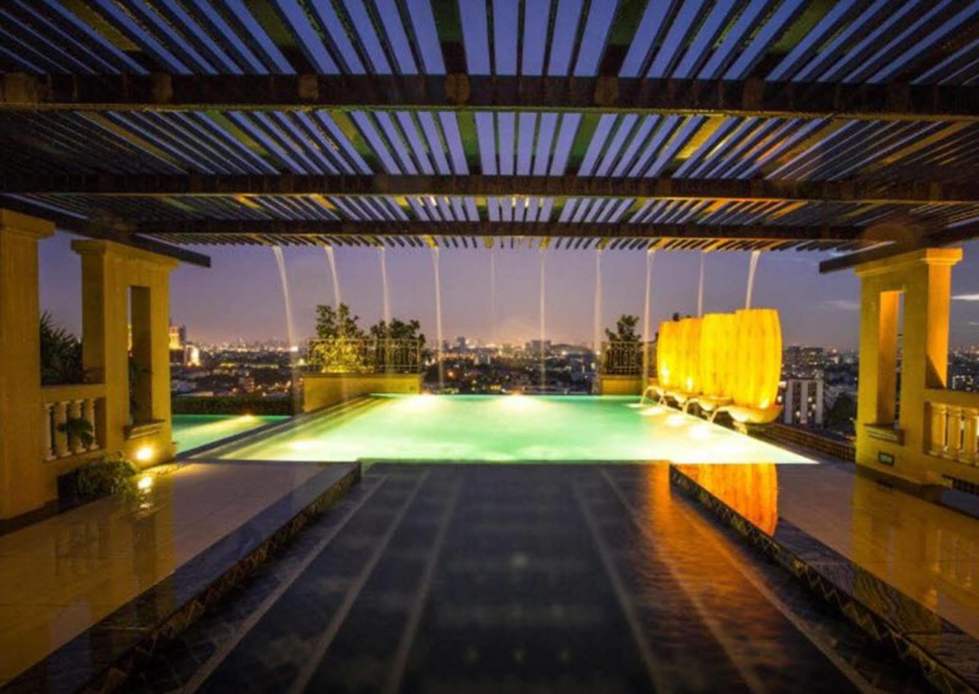 The Grand Fourwings Convention Hotel Bangkok Exterior photo